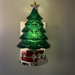 Bath & Body Works Christmas Tree & Presents Night Light Wallflower Plug